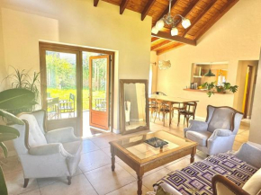 Casa grande con jardin